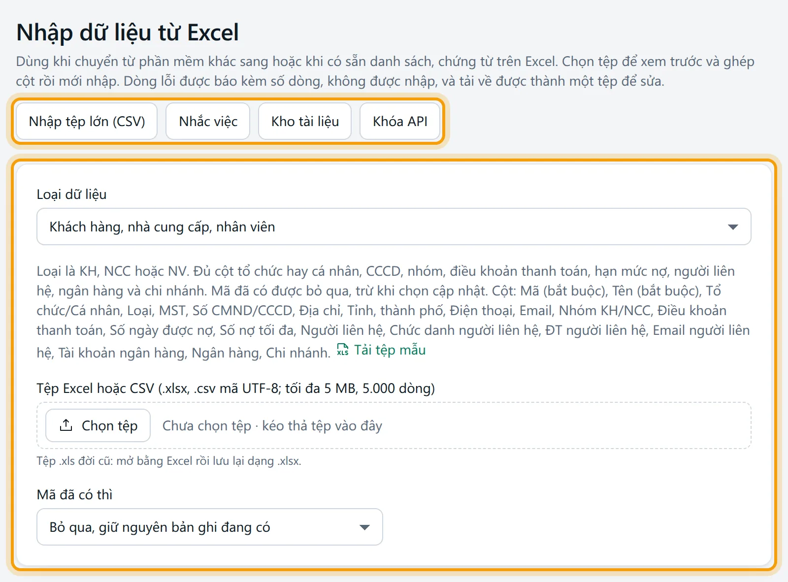 Màn Nhập dữ liệu từ Excel: bốn nút ở đầu trang và thẻ chọn loại dữ liệu, tệp, cách xử lý mã đã có