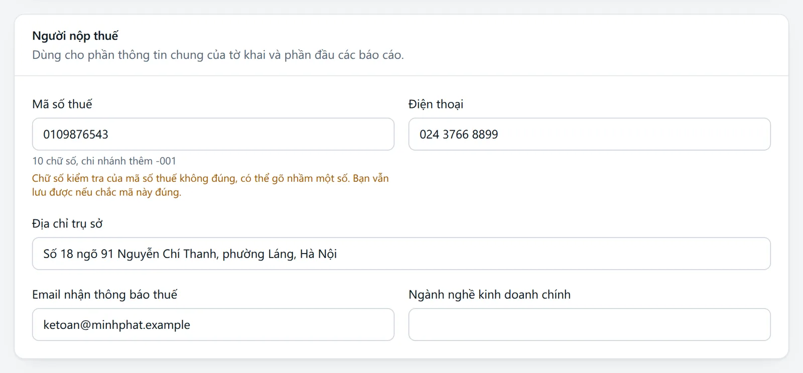 Khối Người nộp thuế với các ô Mã số thuế, Điện thoại, Địa chỉ trụ sở, Email nhận thông báo thuế, Ngành nghề kinh doanh chính